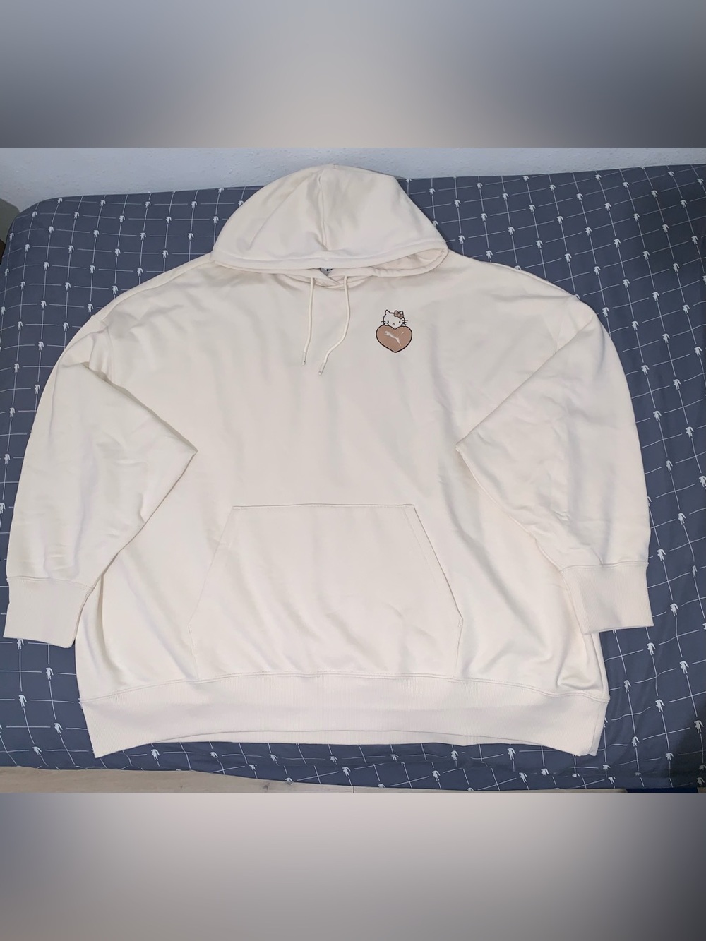 PUMA x Hello Kitty and Friends Graphic Oversized Hoodie 631614-87 Size: Large